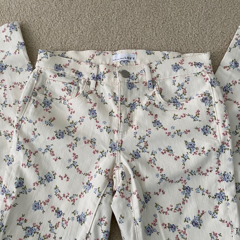 💥Closet Cleanout💥 Floral Print Skinny Jeans